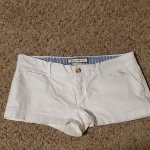Abercrombie & Fitch white shorts